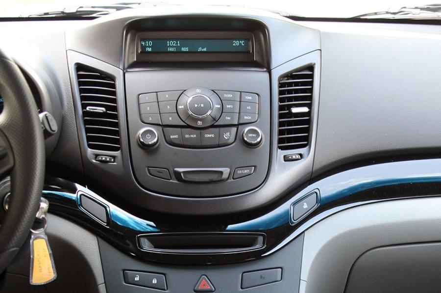  Chevrolet Orlando 2012 года  (фото 25 из 38)